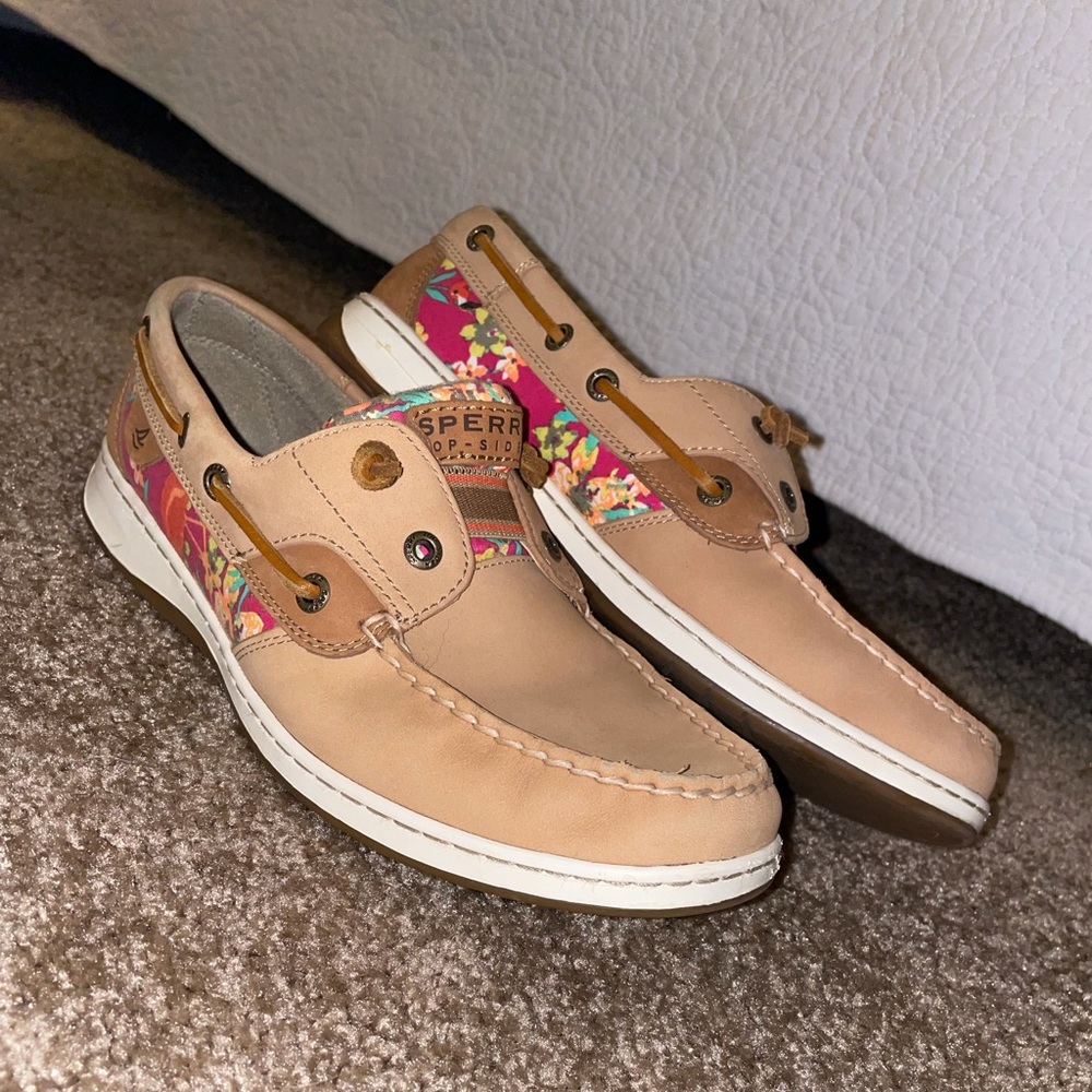 Brand New!!! Sperry Top- Siders. Tan with floral print ! Size 9.5!! 🌸